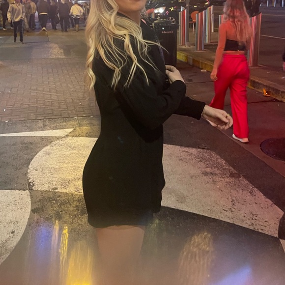 White Fox Boutique Black Long Sleeve Dress — size small - Picture 3 of 3